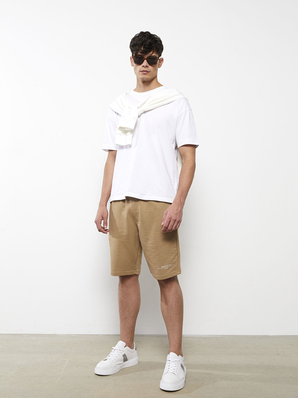 شورت عادي للرجال بوسط مطاطي