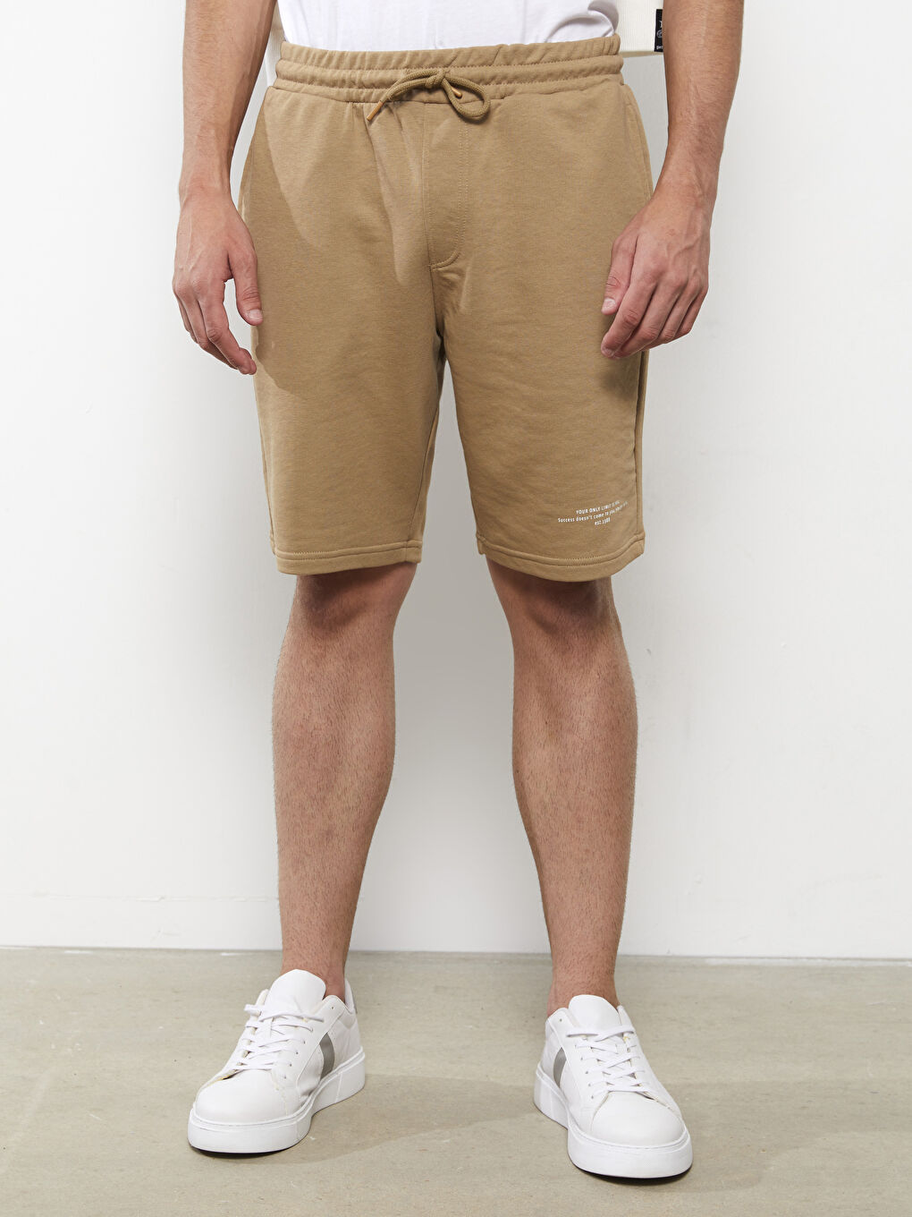 شورت عادي للرجال بوسط مطاطي-2