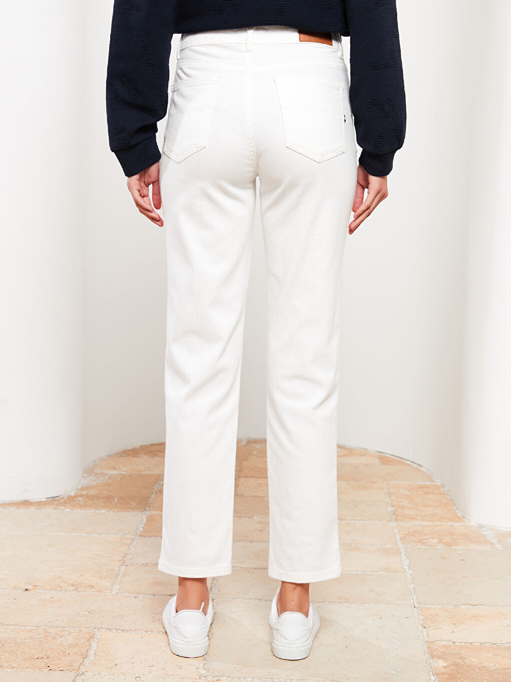 Standard Fit Regular Pocket Detailed Women's Trousers-4