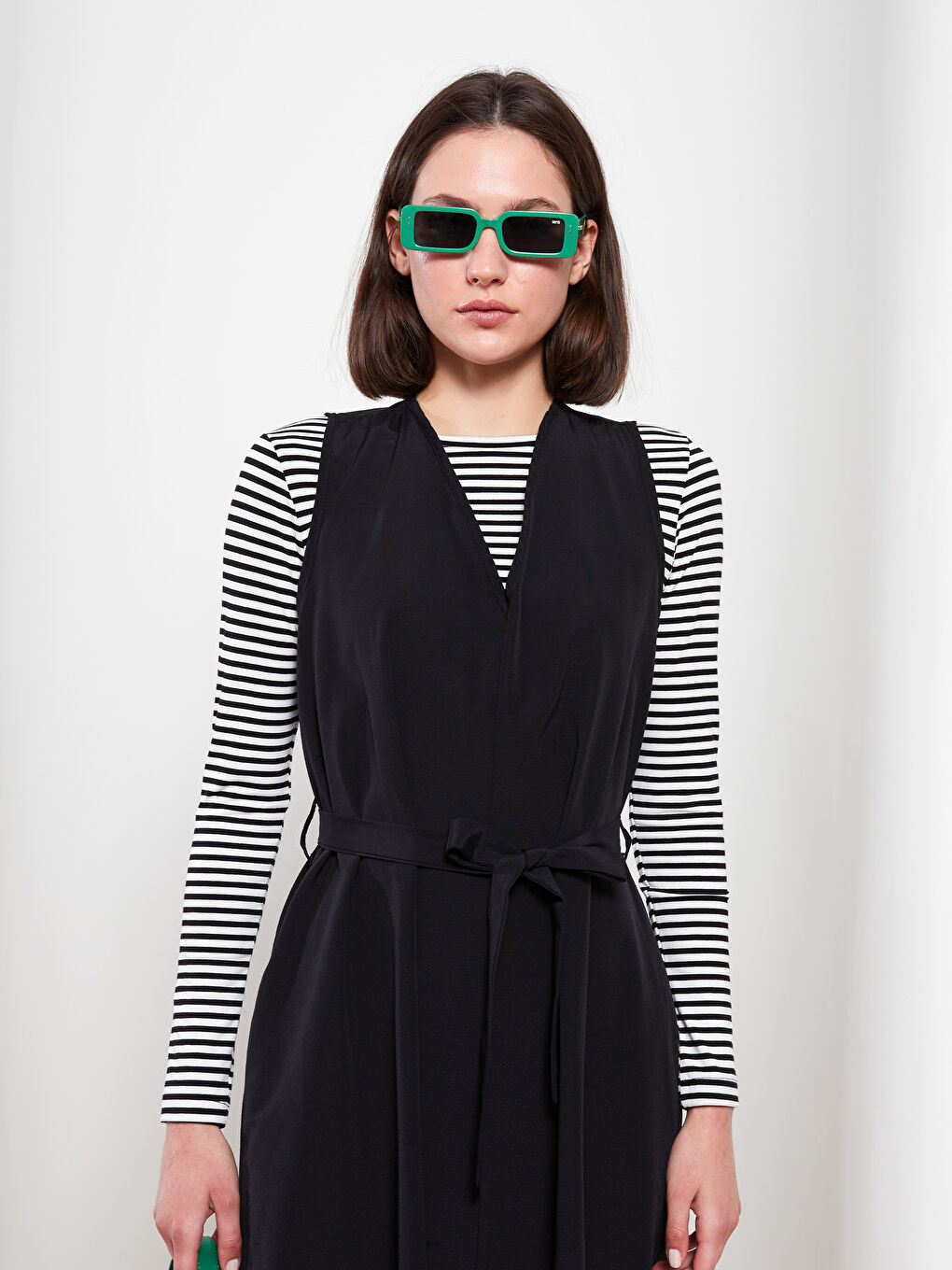 Siyah Kadın V Yaka Düz Kolsuz Elbise-2