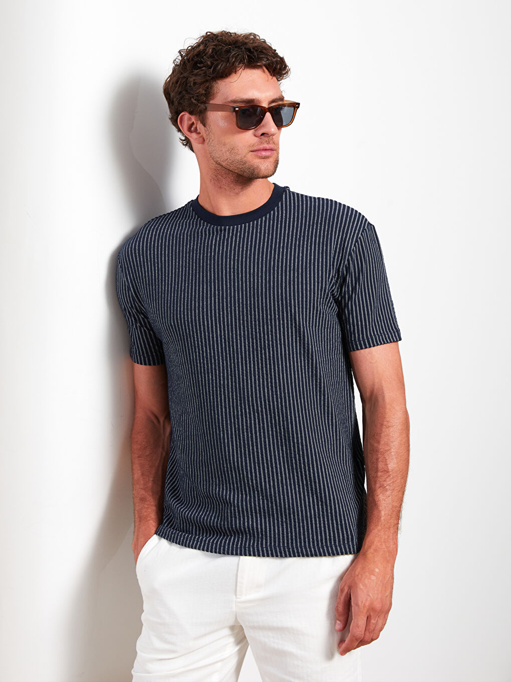 Lacivert Bisiklet Yaka Kısa Kollu Çizgili Erkek Tişört