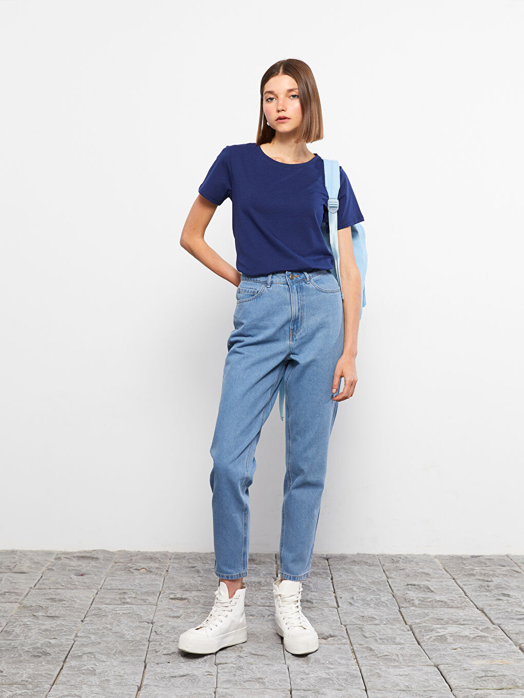 Lacivert Bisiklet Yaka Düz Kısa Kollu Kadın Tişört