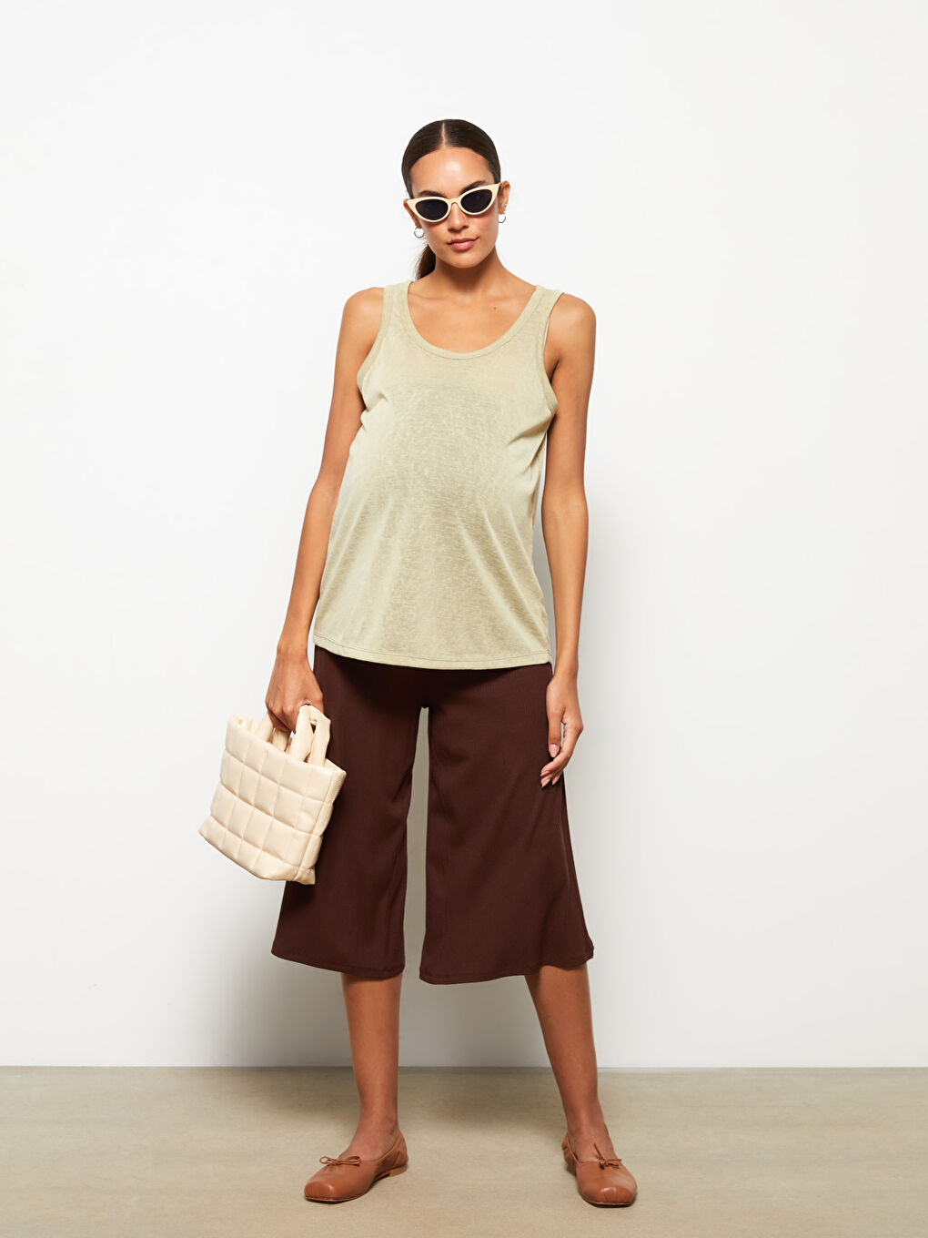 Elastic Waist Plain Maternity Capri