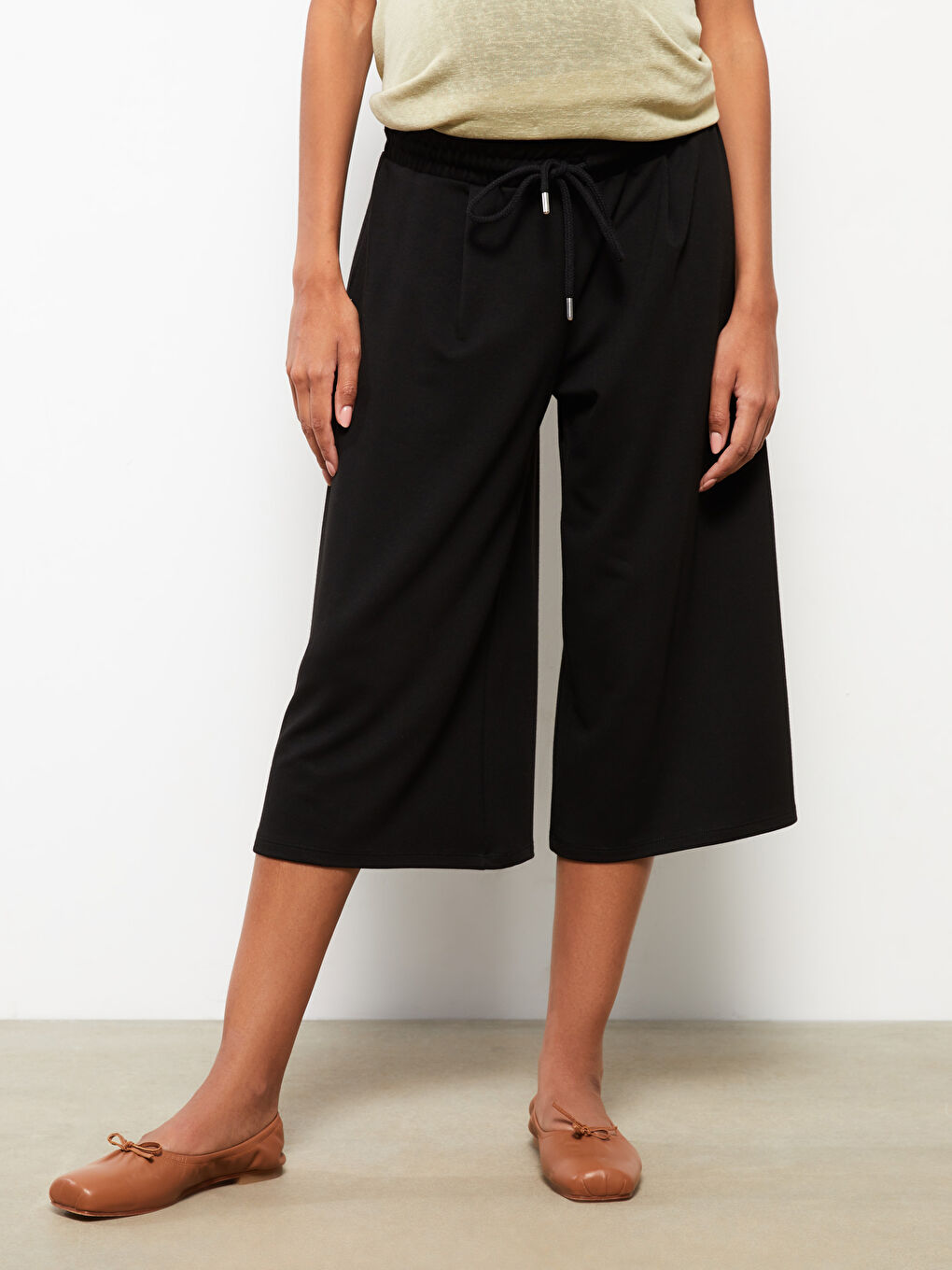 Siyah Beli Lastikli Düz Hamile Kapri-3