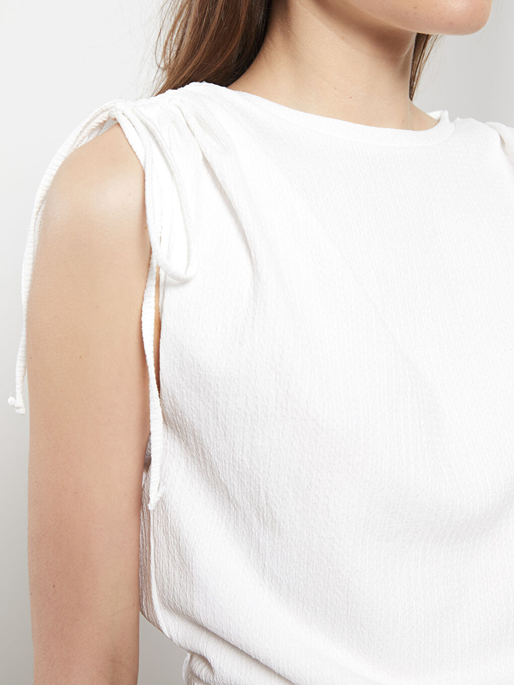 Ekru Bisiklet Yaka Düz Kısa Kollu Kadın Tişört-3