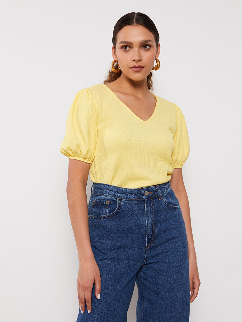 Sarı V Yaka Düz Kısa Kollu Kadın Tişört-1