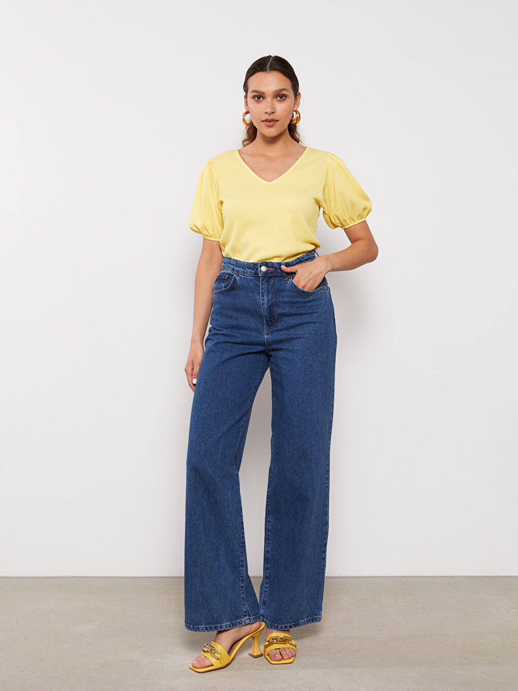 Sarı V Yaka Düz Kısa Kollu Kadın Tişört-2