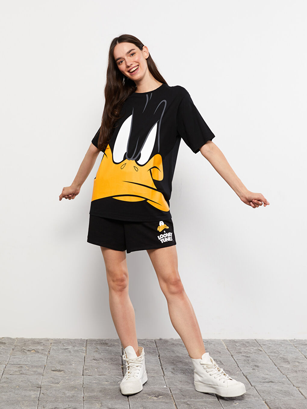LCW Vision Crew Neck Daffy Duck Printed Women's T-Shirt -S2L021Z8-RQN