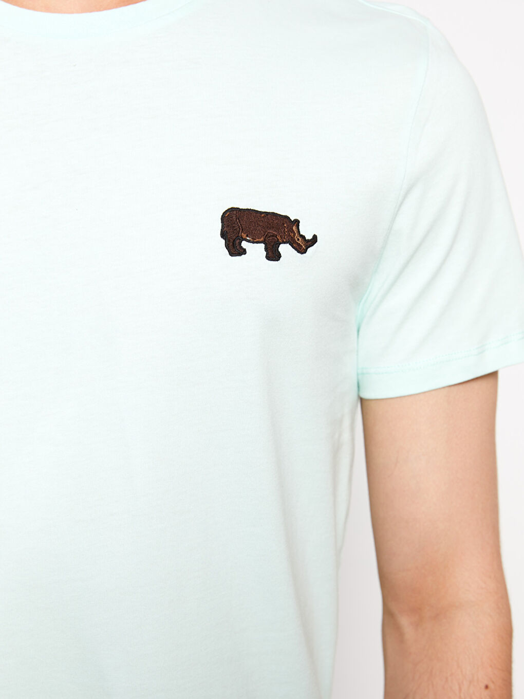 Turkuaz Bisiklet Yaka Kısa Kollu Nakışlı Penye Erkek Tişört-2