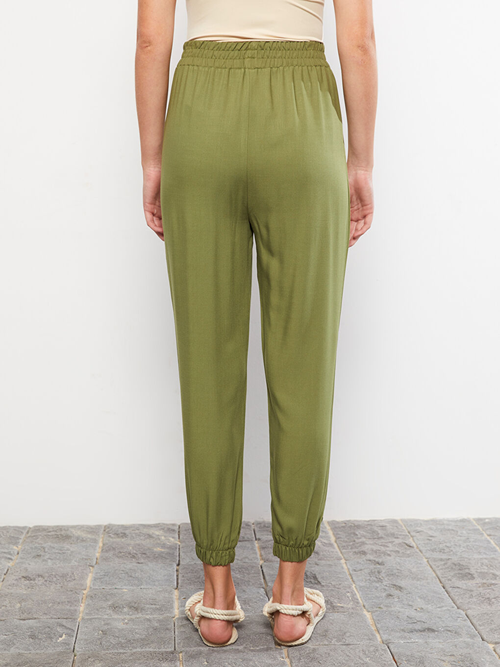 Pantalon Jogger Droit à Taille Élastique Ajustement Standard en Viscose pour Femmes-3