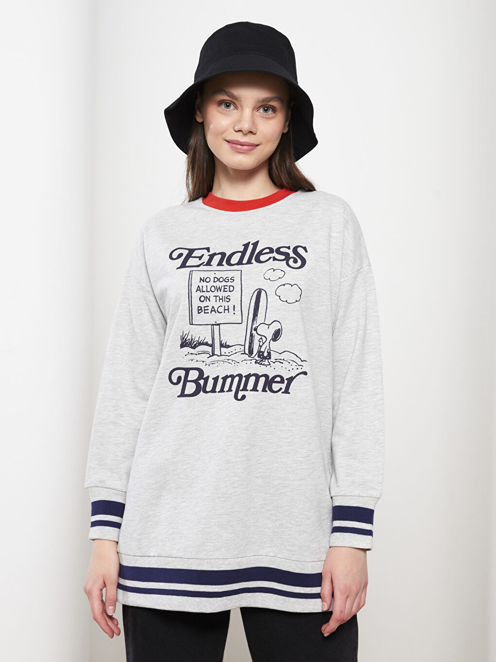 LCW Modest Gri Melanj Bisiklet Yaka Snoopy Baskılı Uzun Kollu Kadın Sweatshirt Tunik - 1