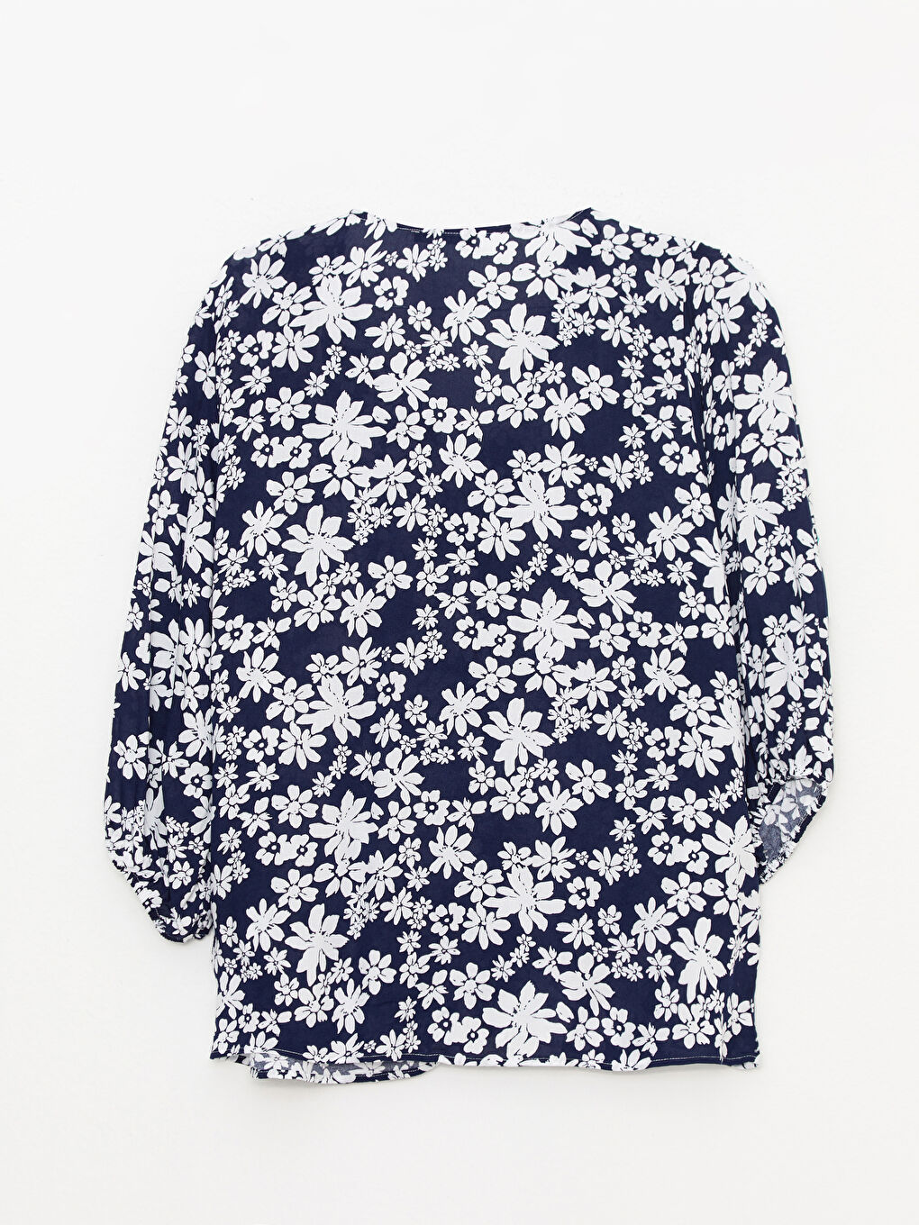 Lacivert Büyük Beden V Yaka Çiçekli Viskon Kadın Bluz-6