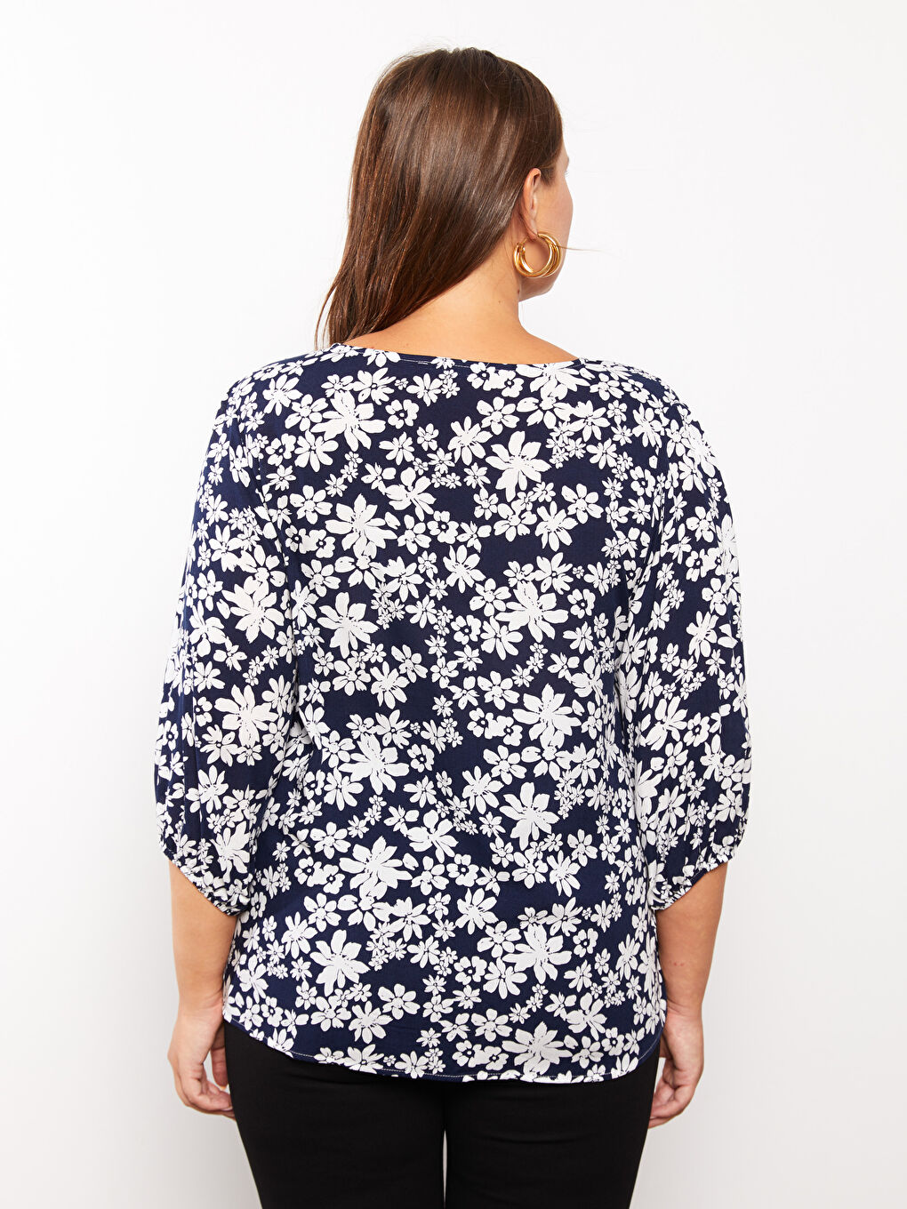 Lacivert Büyük Beden V Yaka Çiçekli Viskon Kadın Bluz-4