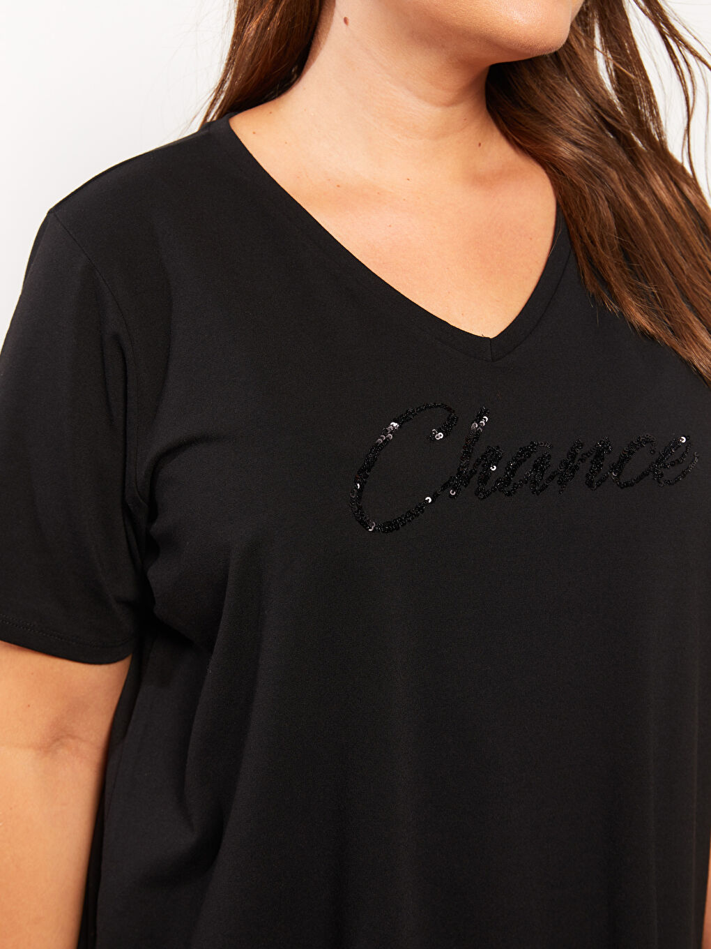 Siyah Büyük Beden V Yaka Pul Payet İşlemeli Kısa Kollu Kadın Tişört-3