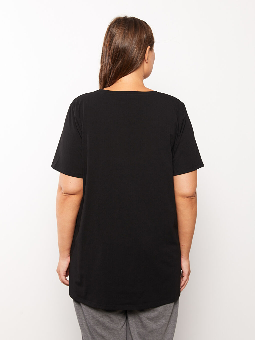 Siyah Büyük Beden V Yaka Pul Payet İşlemeli Kısa Kollu Kadın Tişört-4