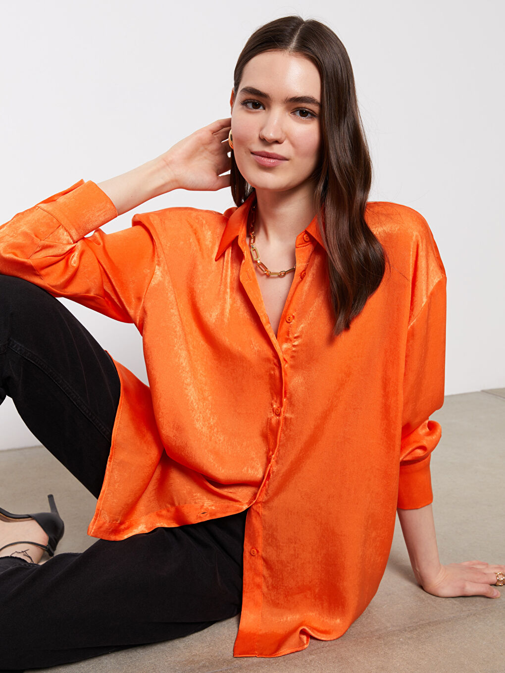 LCWAIKIKI Classic Buttoned Regular Long Sleeve Satin Women's Shirt -S2L306Z8-GMX