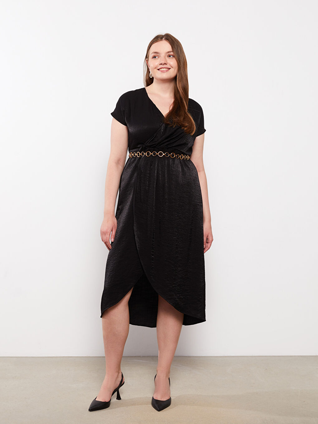 Siyah Büyük Beden Kruvaze Yaka Düz Kısa Kollu Kadın Elbise-1