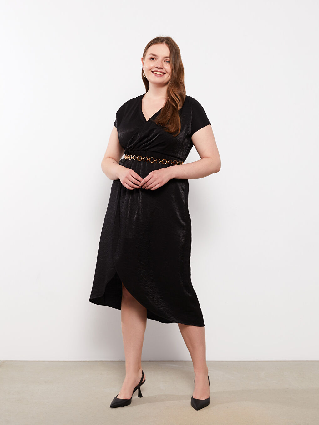 Siyah Büyük Beden Kruvaze Yaka Düz Kısa Kollu Kadın Elbise-2