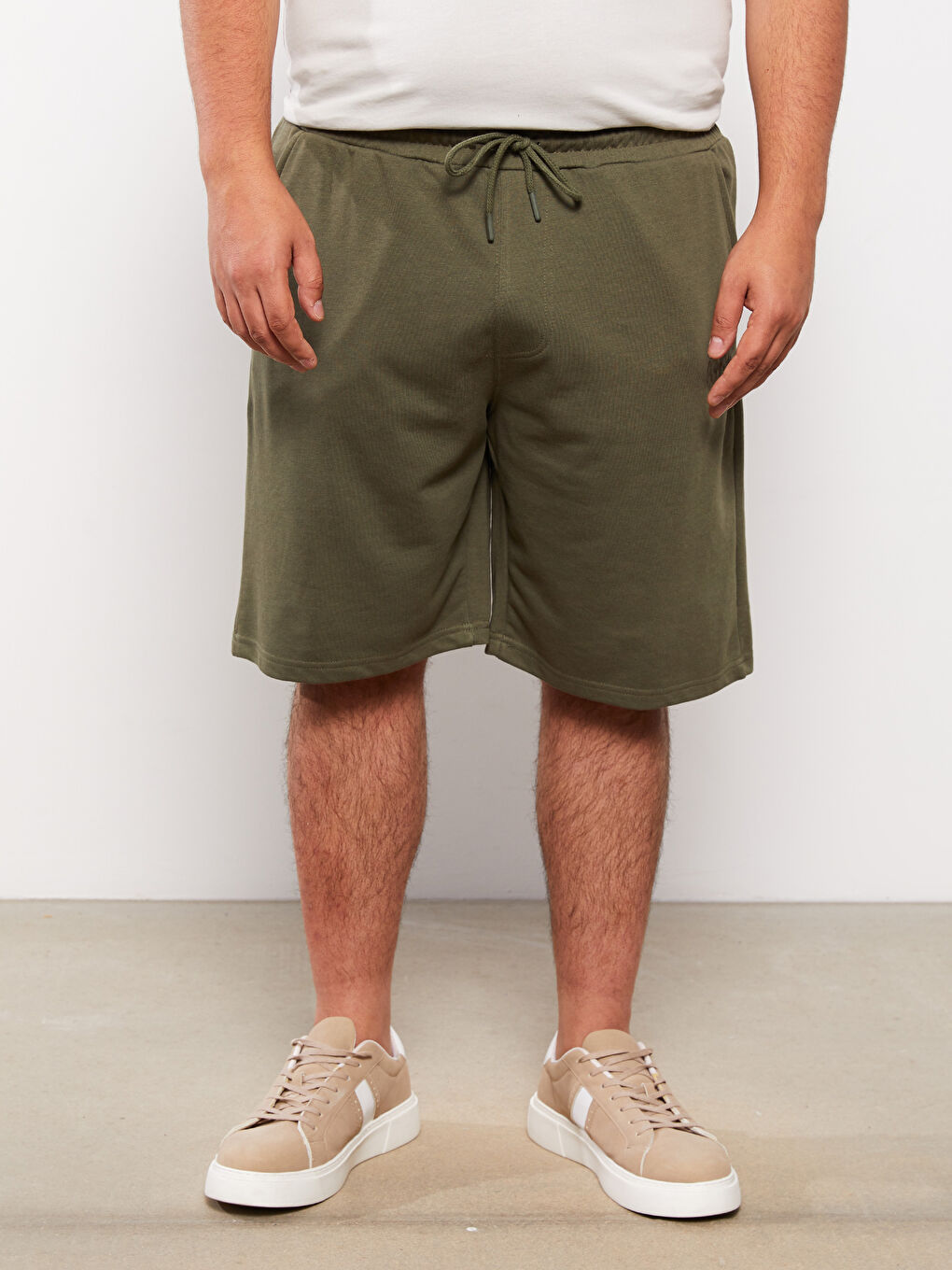 Haki Standart Kalıp Nakışlı Erkek Şort-2