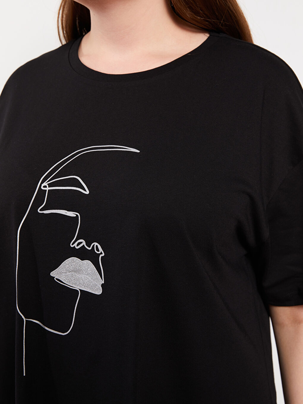 Siyah Büyük Beden Bisiklet Yaka Baskılı Kısa Kollu Pamuklu Kadın Tişört-2