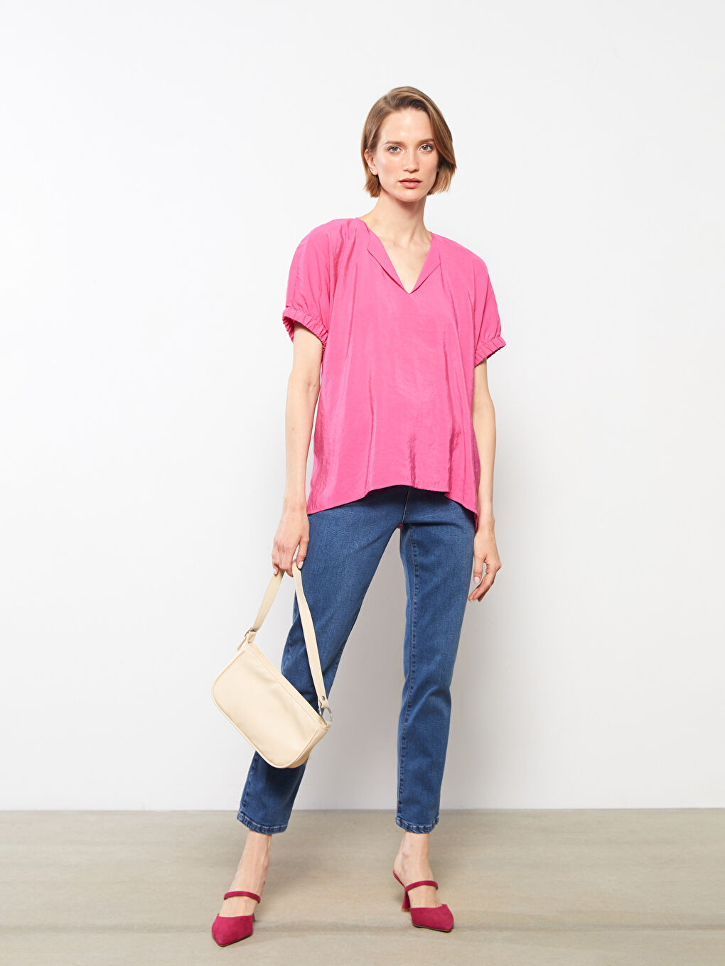 Pembe Kaçık Yaka Düz Kısa Kollu Kadın Bluz-1