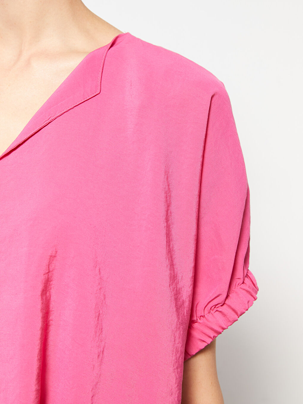 Pembe Kaçık Yaka Düz Kısa Kollu Kadın Bluz-3