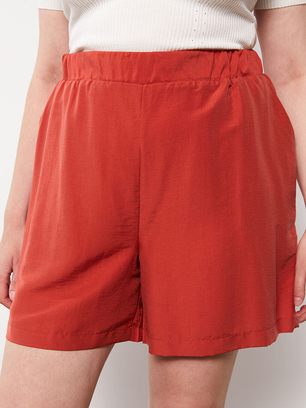 Шорты для женщин больших размеров с эластичным поясом, удобной посадкой и однотонным дизайном-4