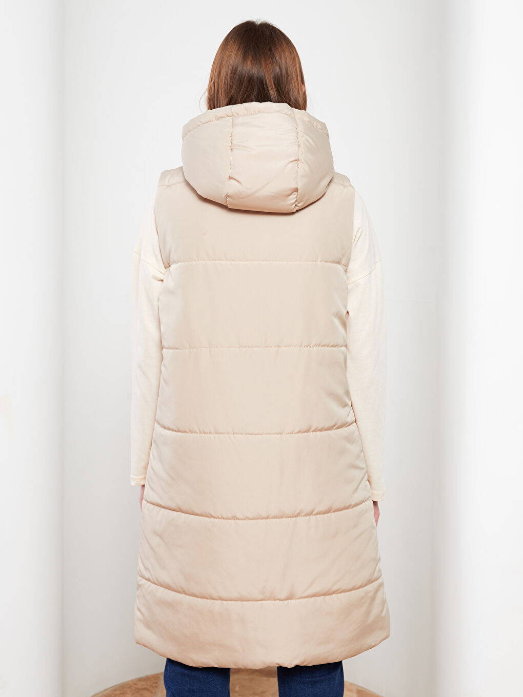 Bej Kapüşonlu Düz Cep Detaylı Kadın Şişme Yelek-4