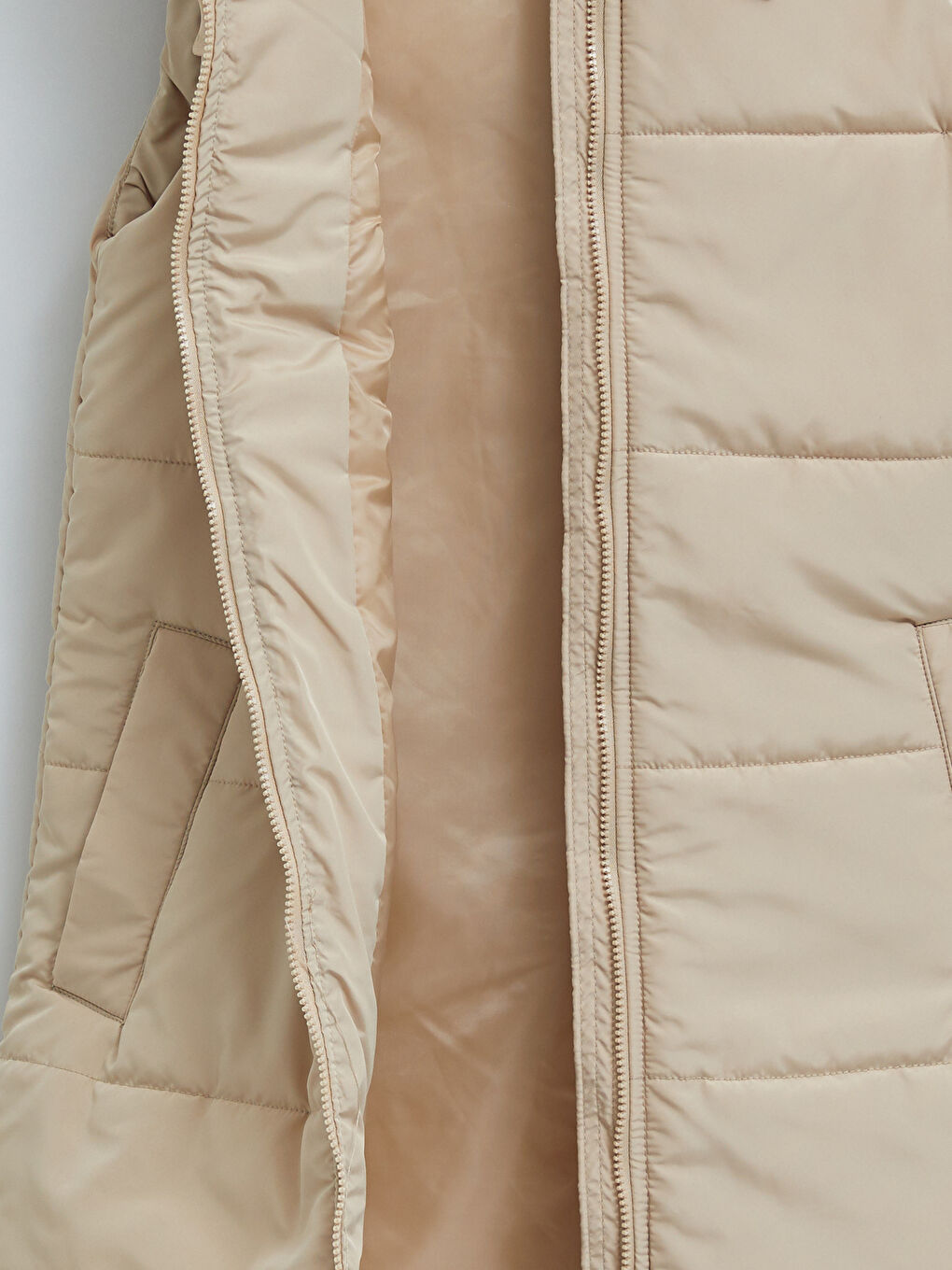 Bej Kapüşonlu Düz Cep Detaylı Kadın Şişme Yelek-7