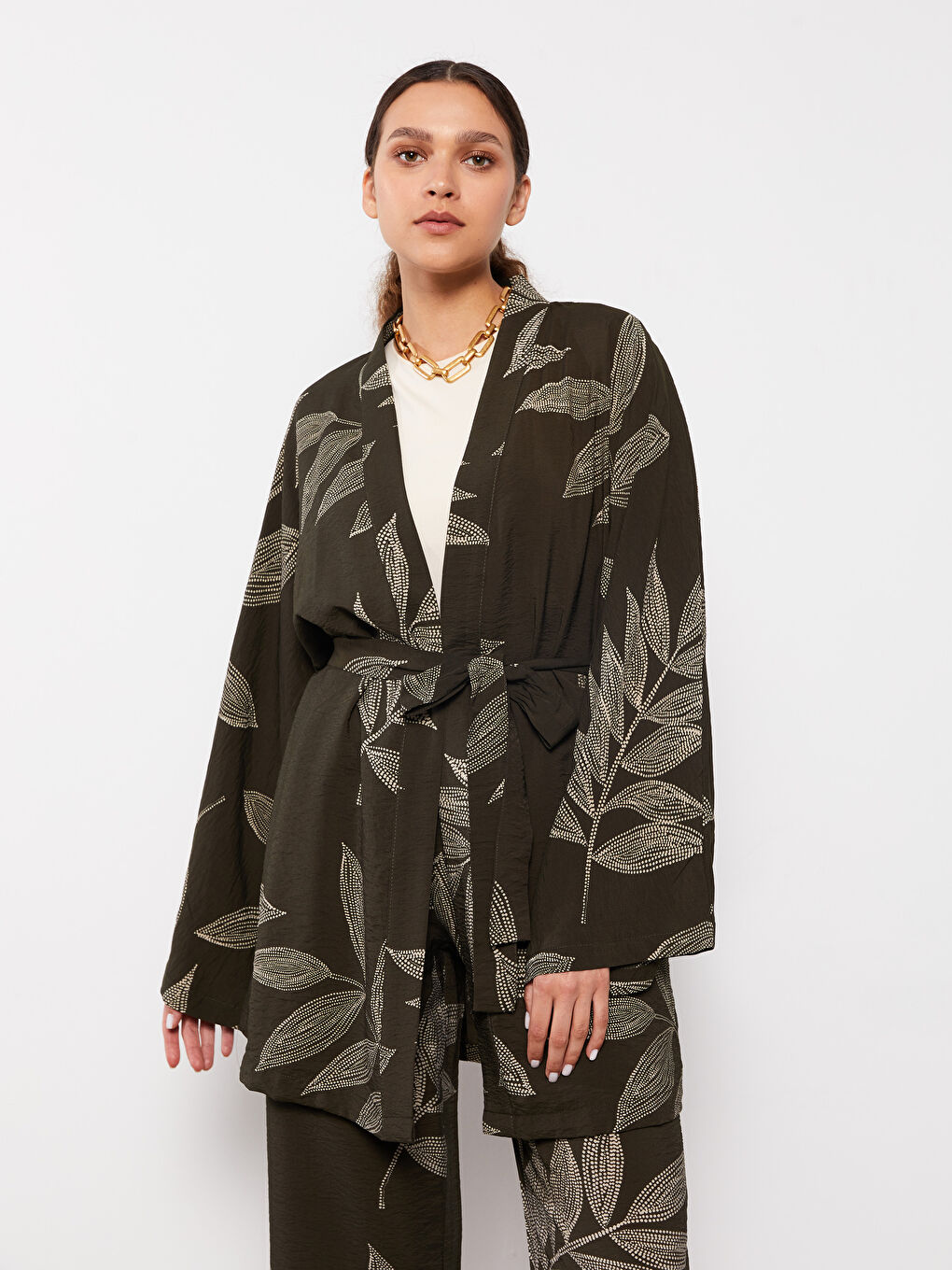 Haki Şal Yaka Desenli Uzun Kollu Kadın Kimono