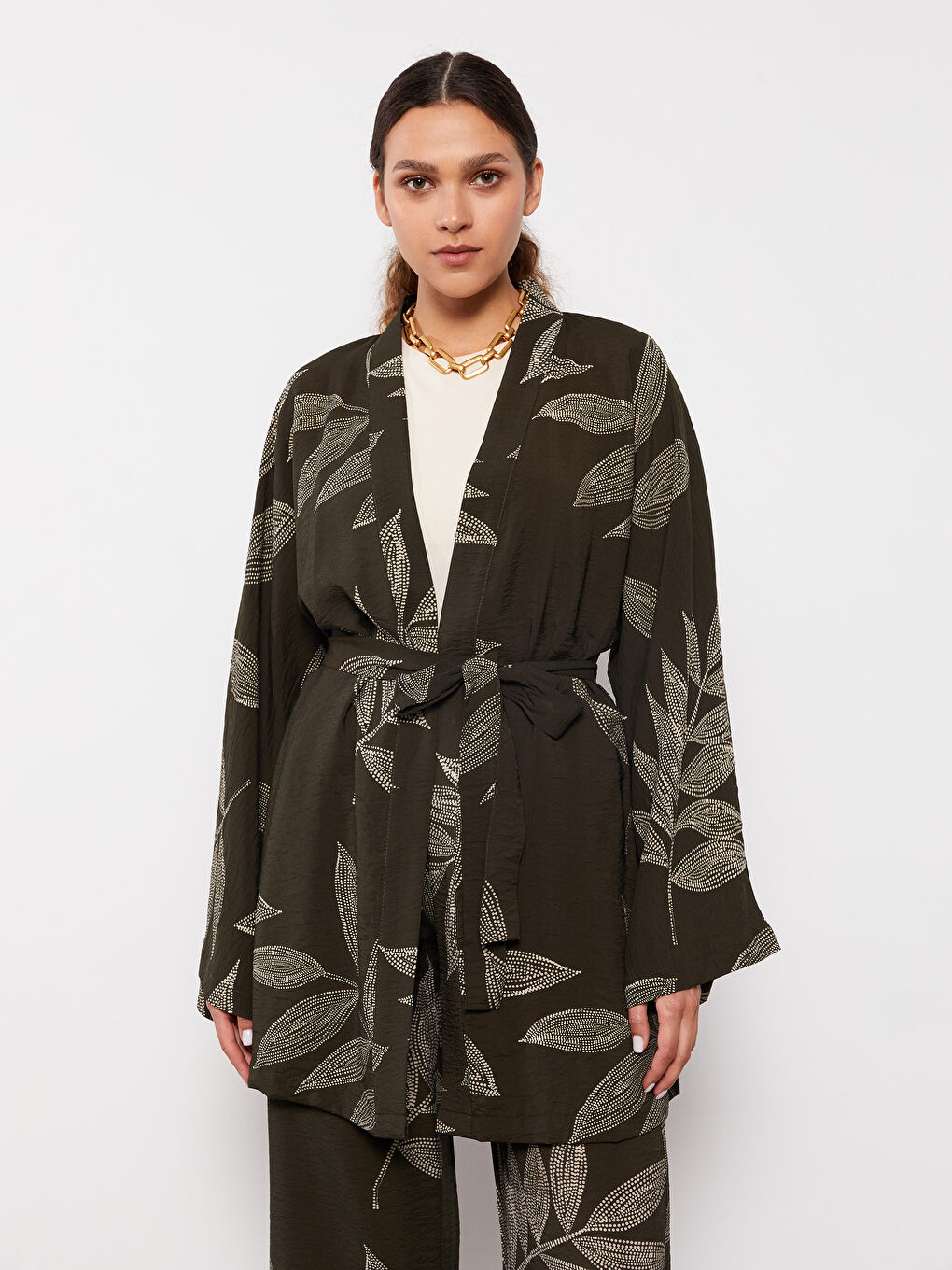 Haki Şal Yaka Desenli Uzun Kollu Kadın Kimono-1