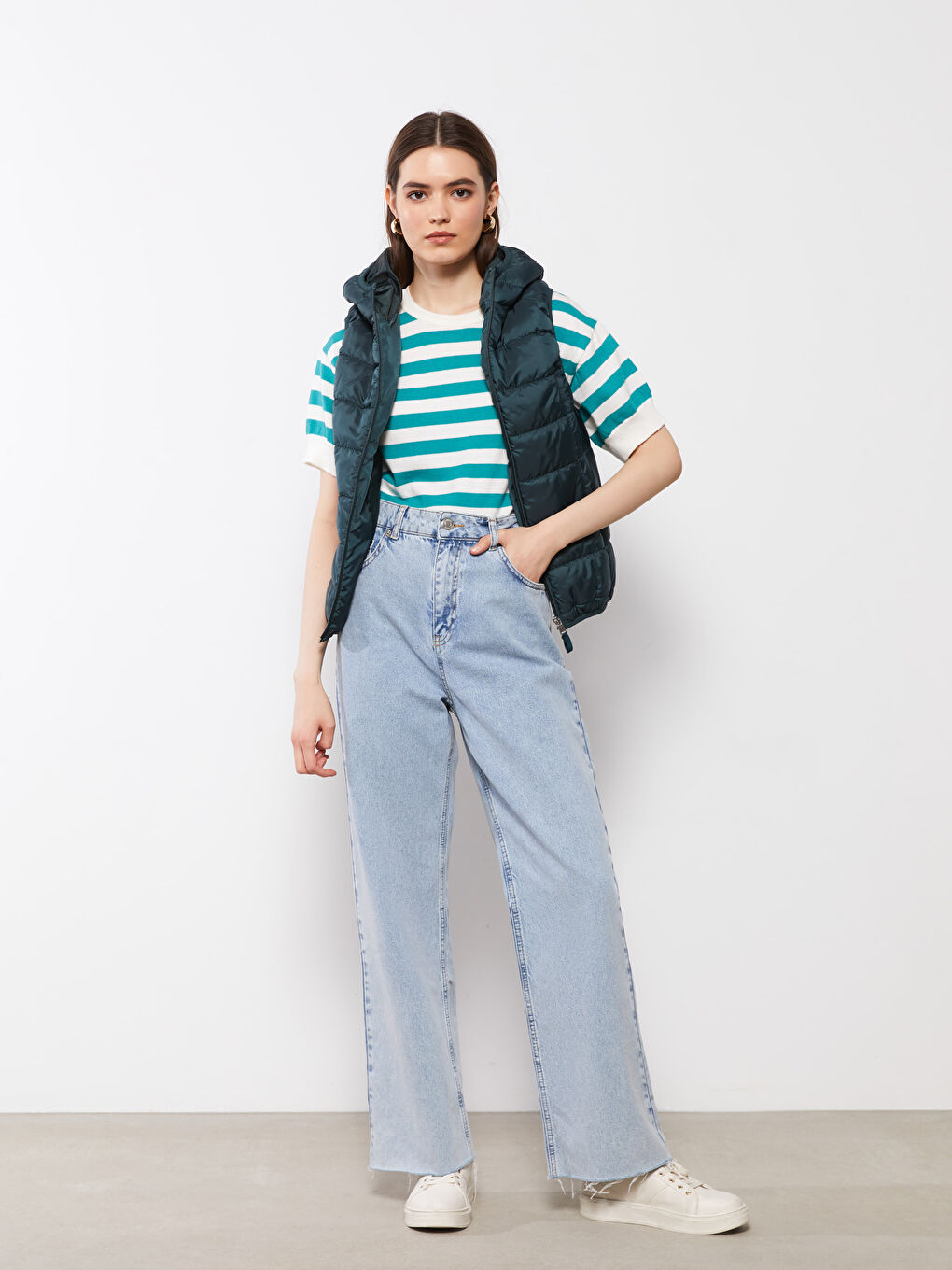 Yeşil Kadın Kapüşonlu Düz Yelek