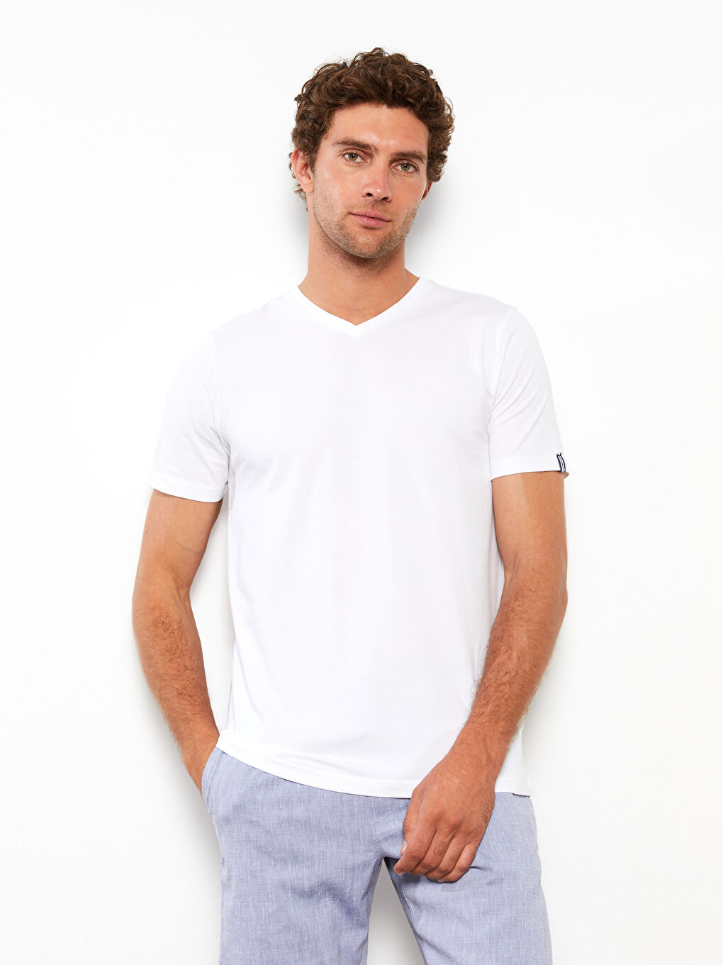 Beyaz V Yaka Kısa Kollu Basic Penye Erkek Tişört