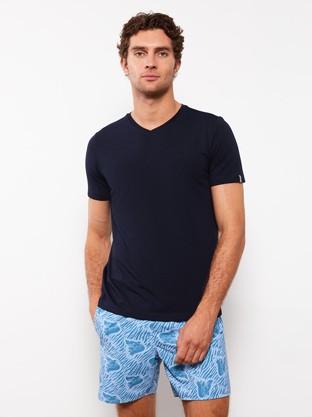 Lacivert V Yaka Kısa Kollu Basic Penye Erkek Tişört-1