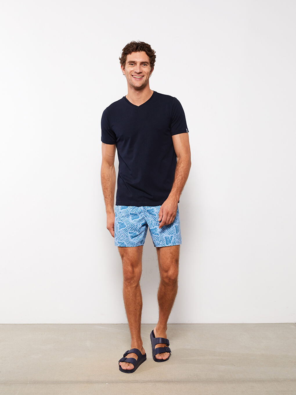 Lacivert V Yaka Kısa Kollu Basic Penye Erkek Tişört-2