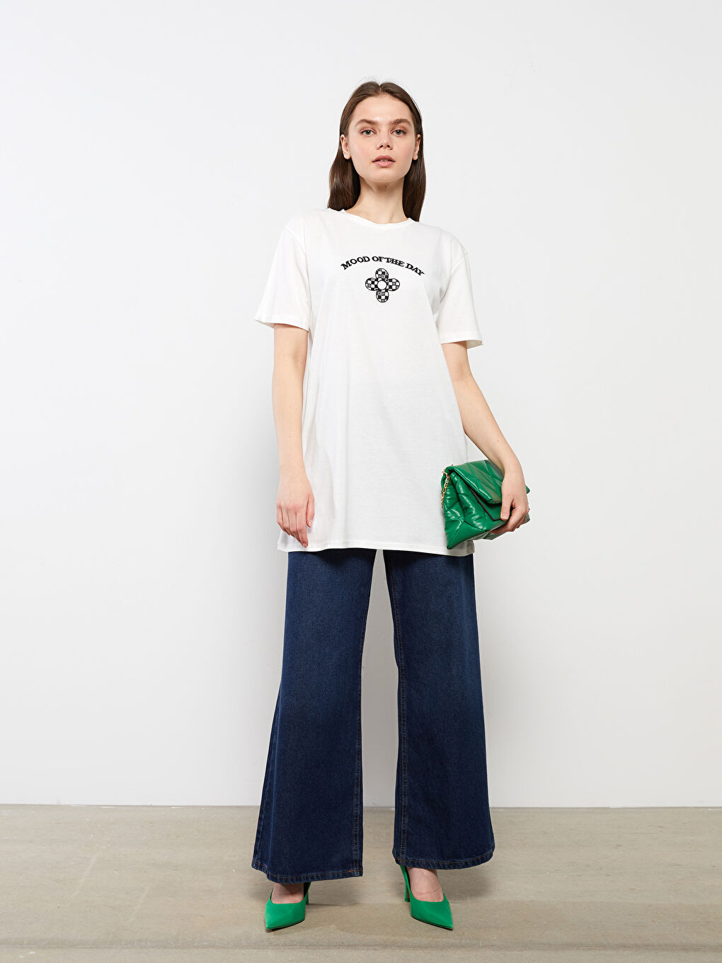 تونيك قطن ياقة دائرية كم قصير مطرز للسيدات