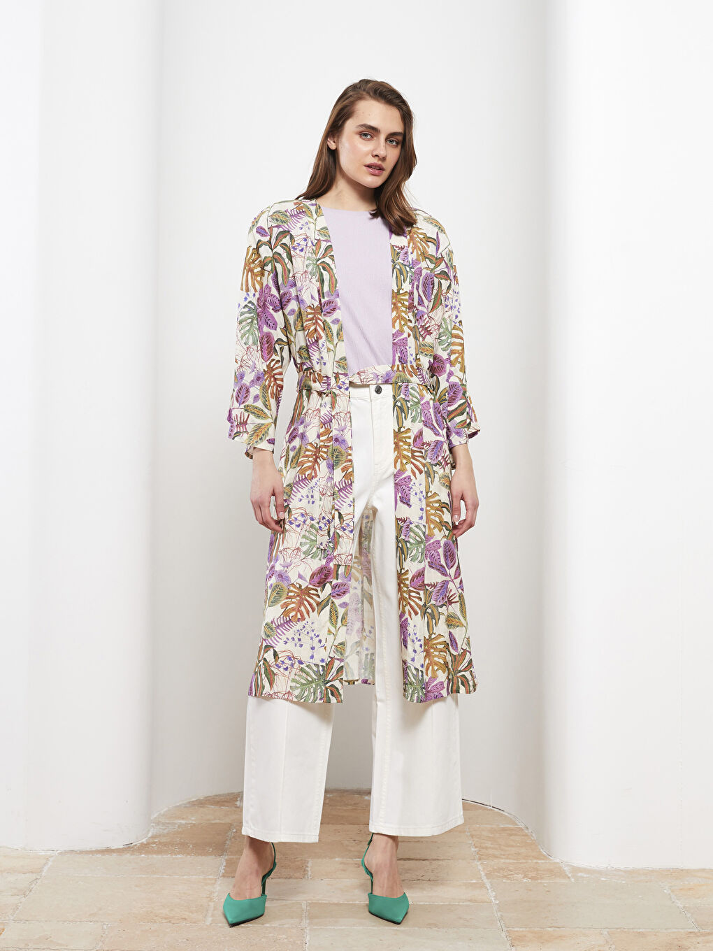 Lila Şal Yaka Çiçekli Uzun Kollu Kadın Kimono