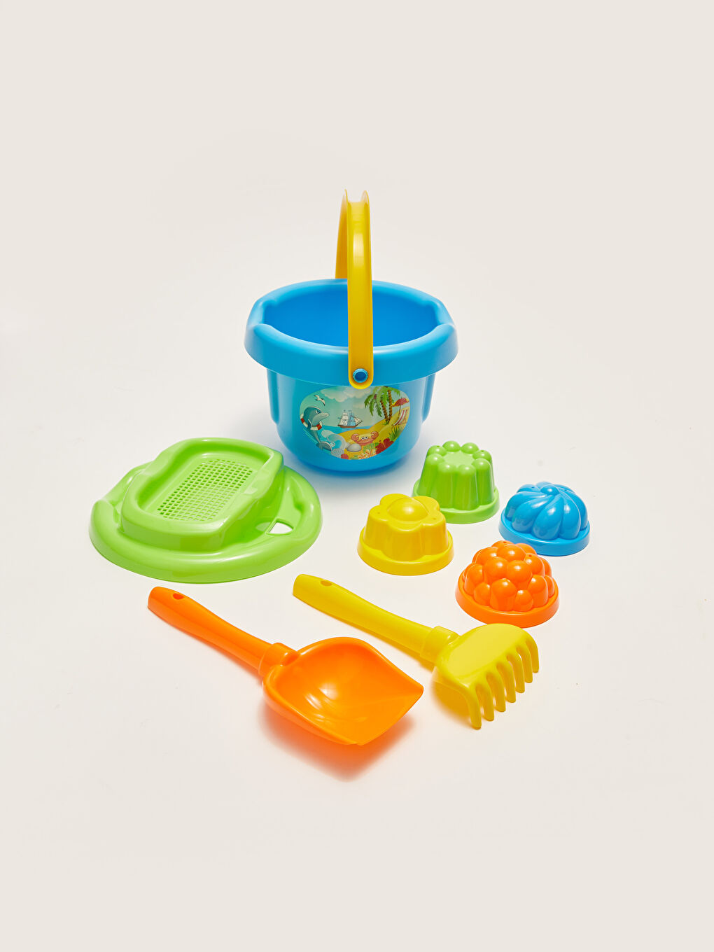 Kova Set Oyuncak 8 Parça-1