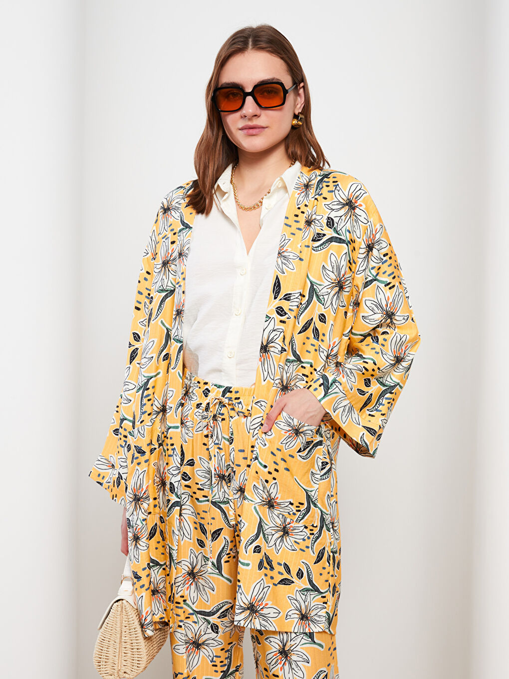 Kimono à Col Châle Floral à Manches Longues pour Femmes-1