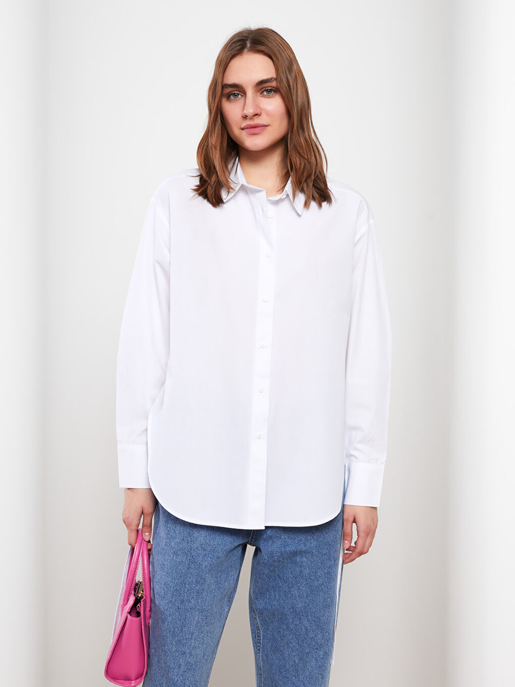 Beyaz Önden Düğme Kapamalı Düz Uzun Kollu Poplin Kadın Gömlek-2