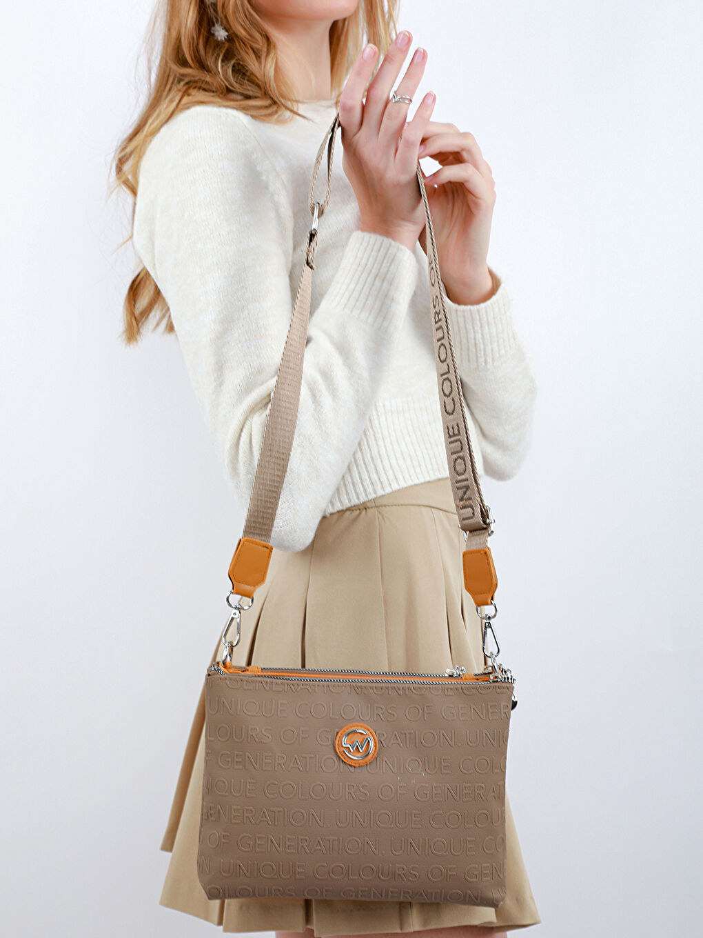 Bej Zincir Detaylı Kadın Omuz Çantası-1