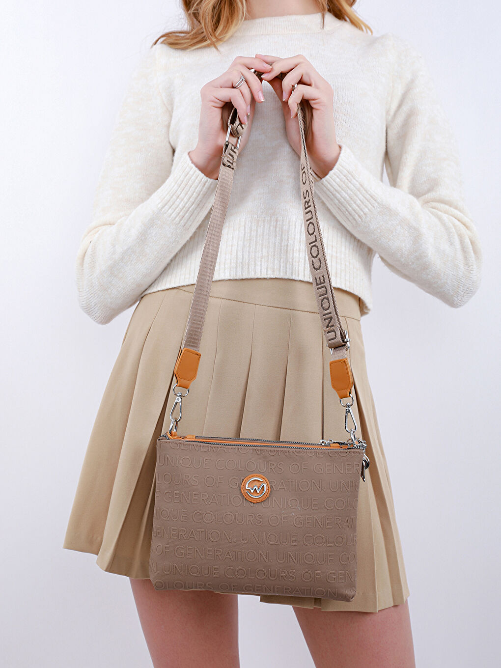 Bej Zincir Detaylı Kadın Omuz Çantası-6