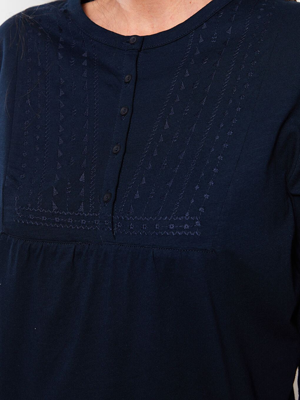 Lacivert Bisiklet Yaka Nakışlı Pamuklu Kadın Tişört-3