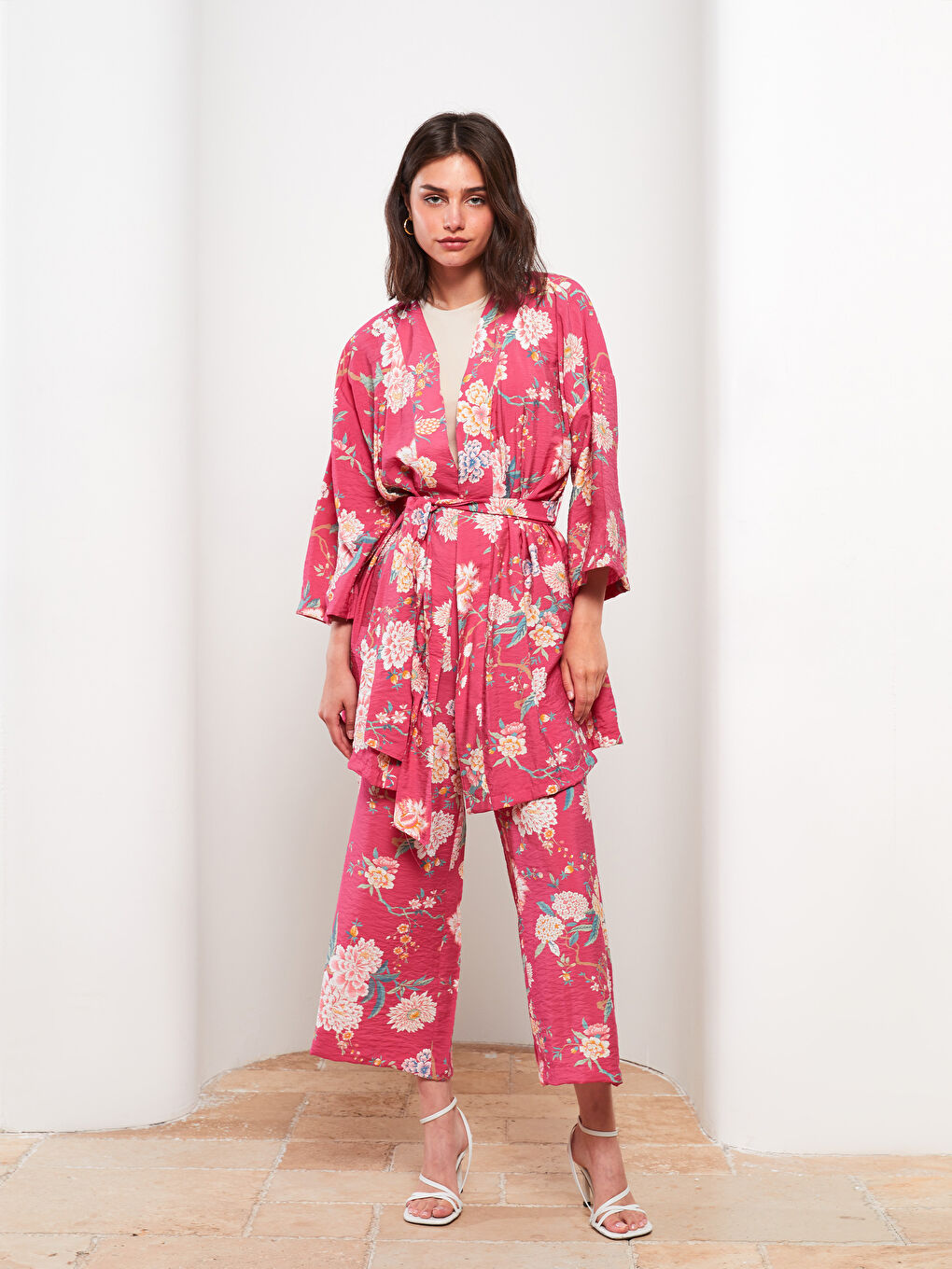 LCW Vision Pembe Şal Yaka Çiçekli Kadın Kimono
