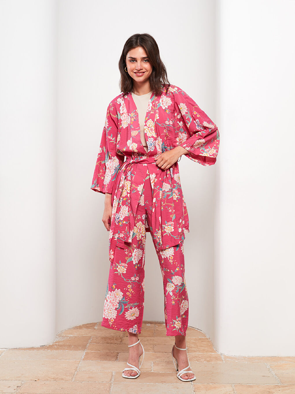 LCW Vision Pembe Şal Yaka Çiçekli Kadın Kimono - 1