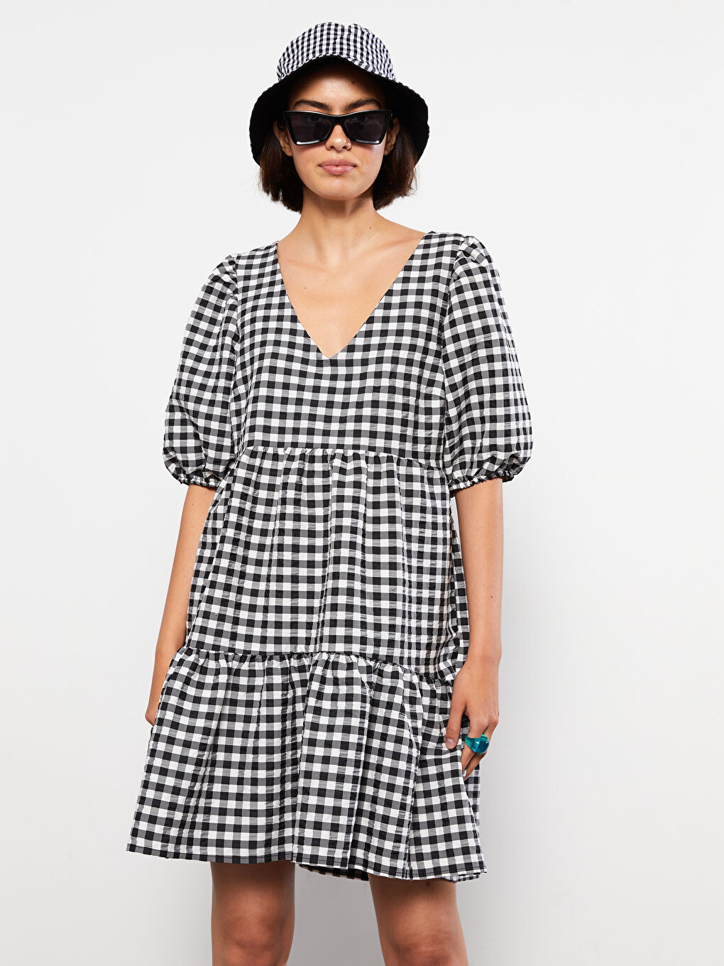 Siyah V Yaka Ekose Kısa Kollu Kadın Elbise-1