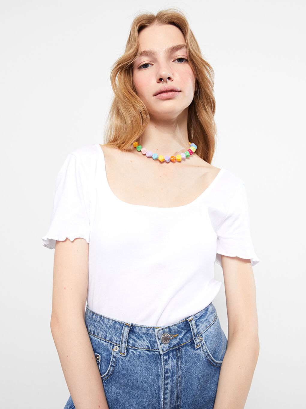 Beyaz U Yaka Düz Kısa Kollu Kadın Crop-2