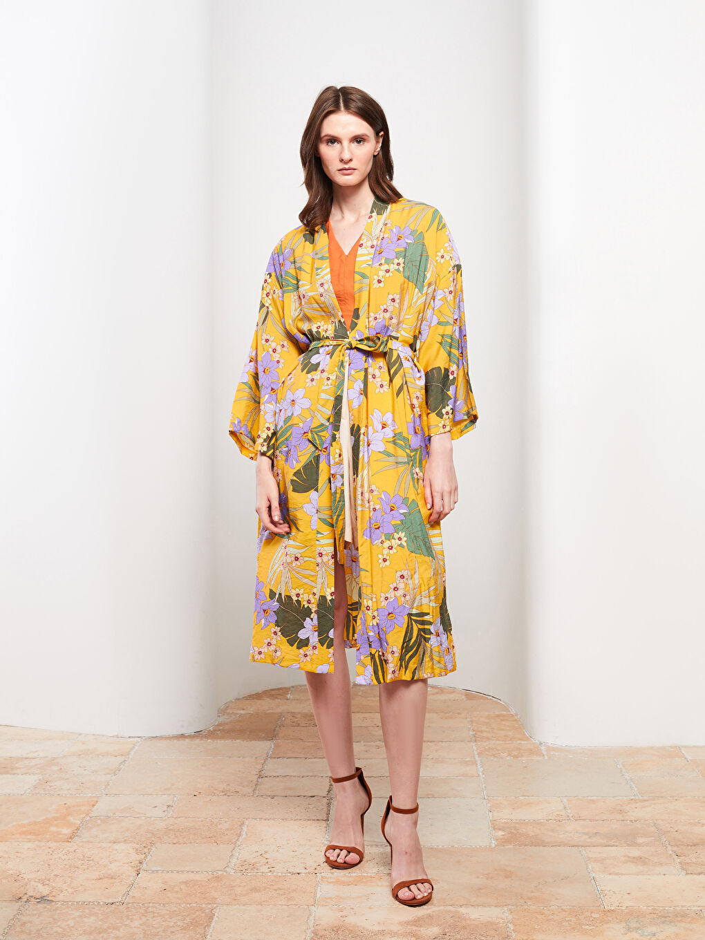 Sarı Şal Yaka Desenli Uzun Kollu Kadın Kimono