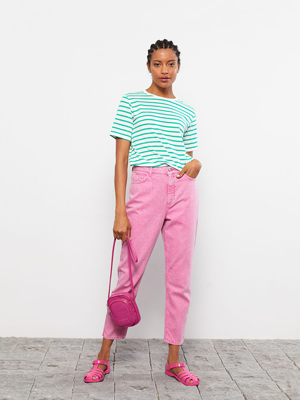 Yeşil Bisiklet Yaka Çizgili Kısa Kollu Kadın Tişört