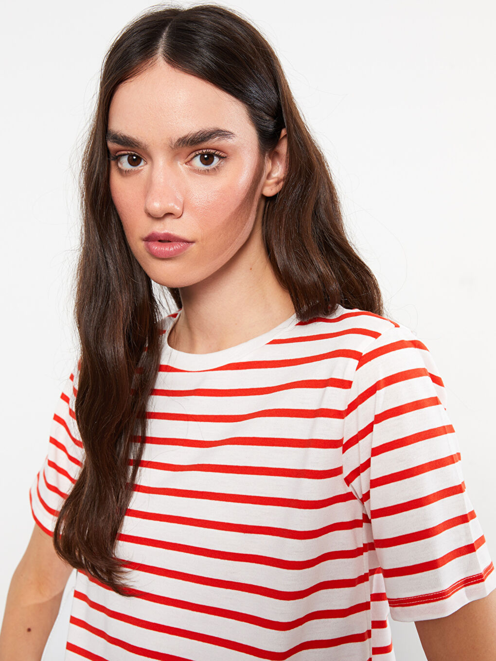 Kırmızı Bisiklet Yaka Çizgili Kısa Kollu Kadın Tişört